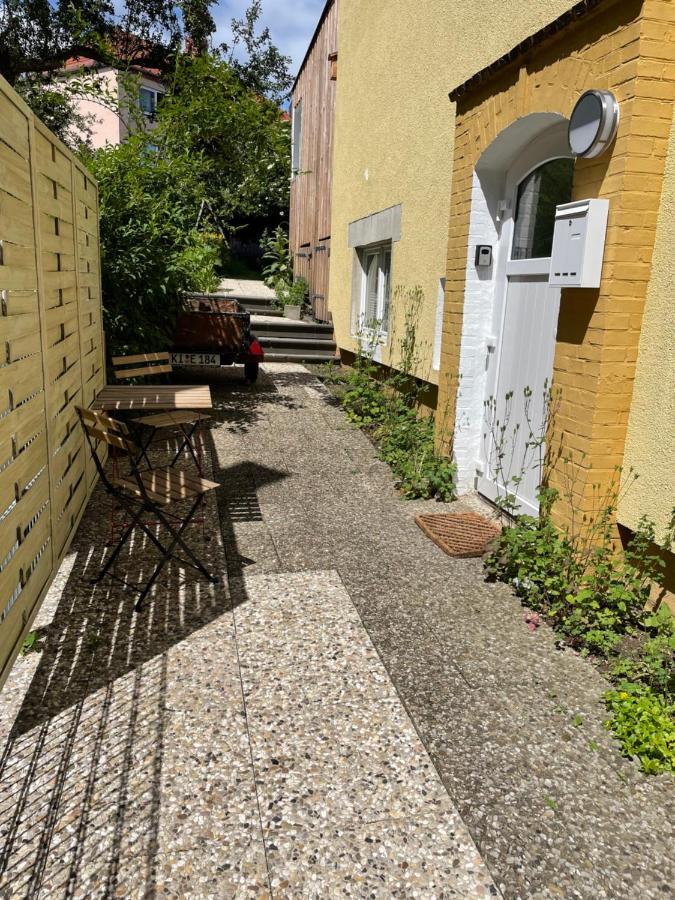 Gemuetliche Sanierte 1 Zimmer Wohnung Mit Privatem Parkplatz Im Zentrum Кіль Екстер'єр фото